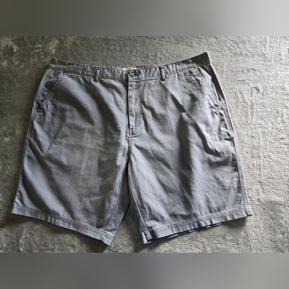Weatherproof Men's Gray Flat Front Shorts Size 42.